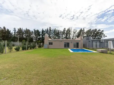 Casa en Venta en Arana [Cod: 0228]