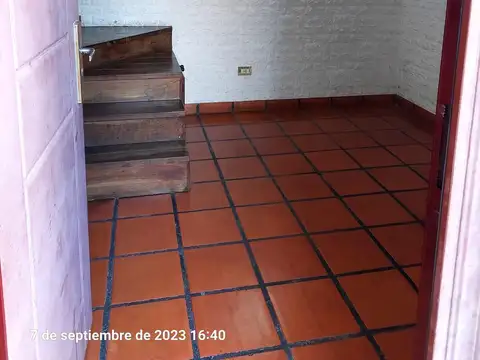 Casa 3 ambientes con 1 baño