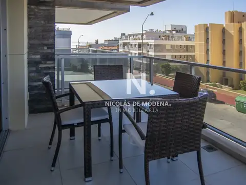 Departamento de 3 dormitorios con parrillero en venta, edificio nuevo en la Peninsula.