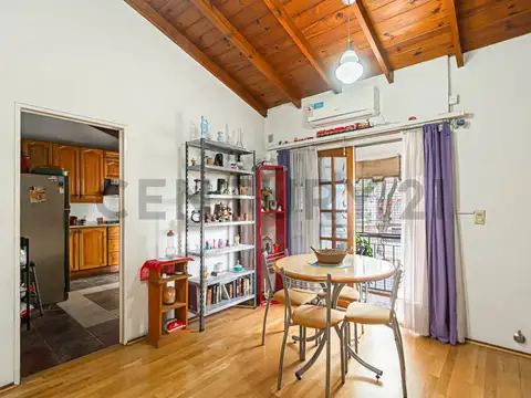 Impecable PH 3 ambientes con balcón y sin expensas