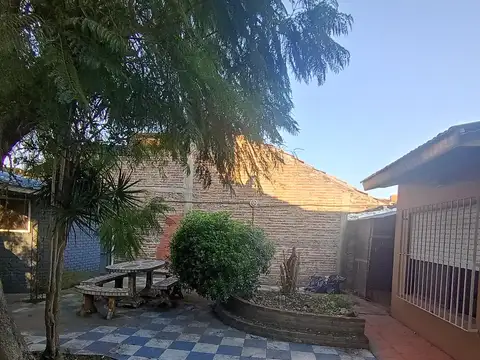 Casa 2 Amb.   Local | Cochera p/ 3 Autos y Jardín-Apto Credito-Quilmes Oeste