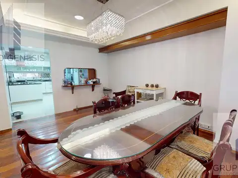 Casa en Venta con 5 cocheras