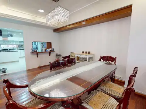 Casa en Venta con 5 cocheras