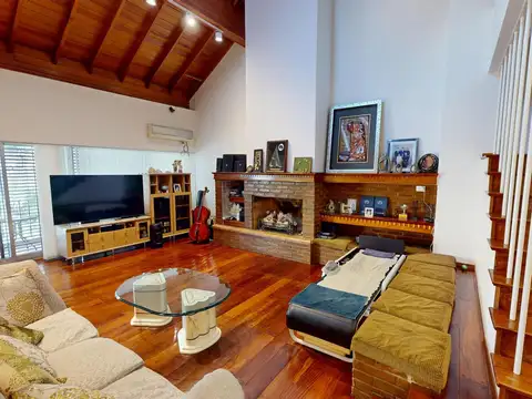 VENTA CASA 6 amb Concordia y Av. Jonte - Amplias cocheras y Jardin