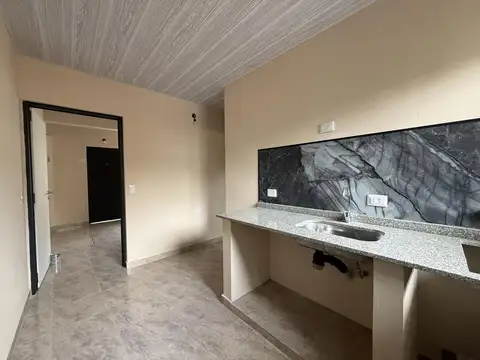 Depto Tipo Casa en Alquiler en Villa Ballester, $ 550.000