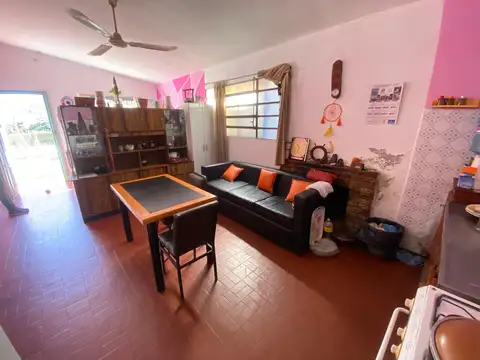 Casa 5 ambientes con 2 baños