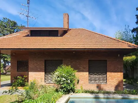 CASA 4 AMBIENTES - LIBERTAD