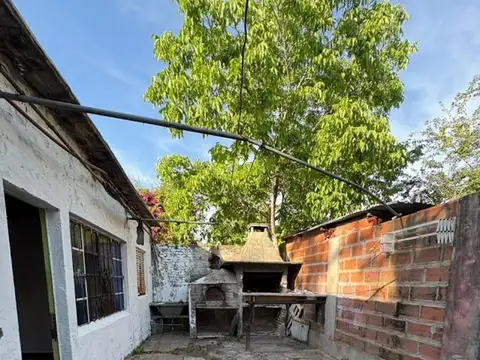 Casa 6 ambientes con 1 baño