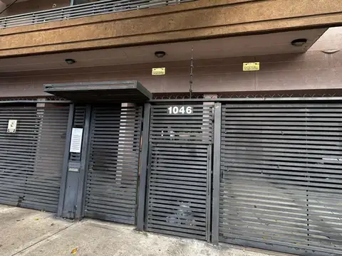 VENTA COCHERA AL FRENTE EN TIGRE. 15 MTS TOTALES