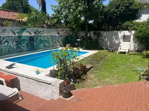 Casa en Venta con 2 cocheras