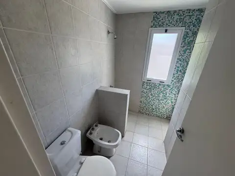 Casa en Alquiler con 1 cochera