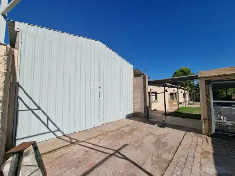 EDIFICIO EMPRESARIAL CON  18 OFICINAS Y GALPON