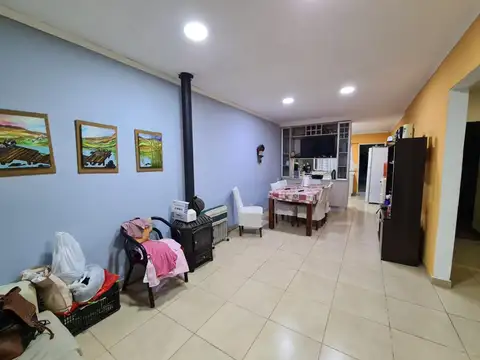 Excelente casa sobre De Navazio, Barrio Santa Ana de Glew