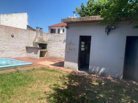 APTO CREDITO- Casa Americana Castelar Norte 3 dormitorios.