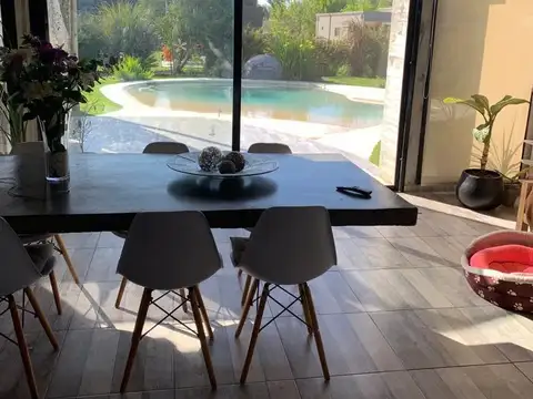Casa en Alquiler Temporal en Pilar del Este - Santa Guadalupe, USD 1.500