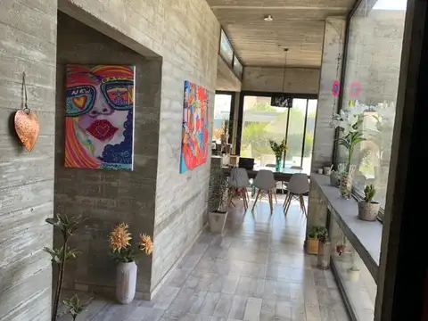 Casa en Alquiler Temporal con 2 cocheras