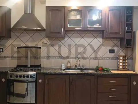 ESPAÑA 4000, Piso 0