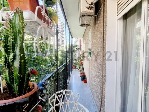 Azcuenaga 1000, Piso 0