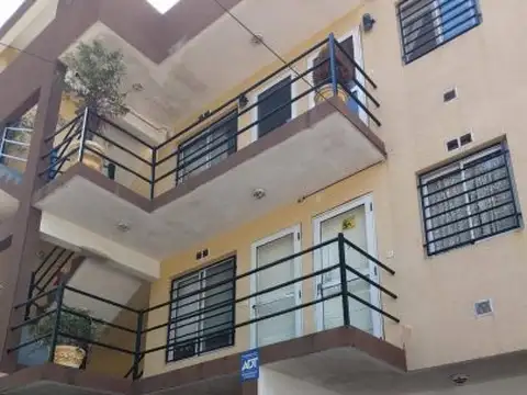 Venta 2 Ambientes con Cochera  y Terraza En Moron