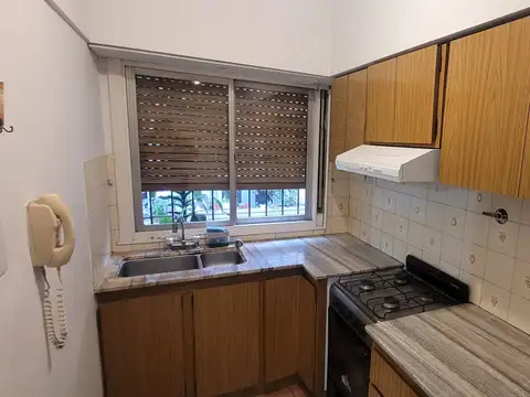 Depto Tipo Casa en Venta en Flores, USD 135.000