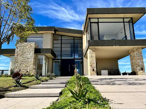 CASA EN VENTA PUERTOS DEL LAGO BARRIO MARINAS ESCOBAR