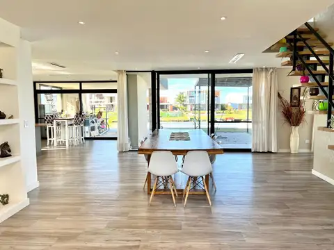 Casa en Venta de 5 dormitorios