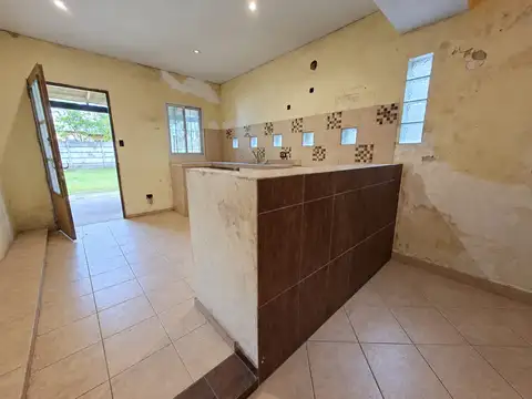Casa 3 ambientes con 1 baño