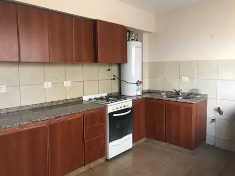 Departamento 6 ambientes con 2 baños