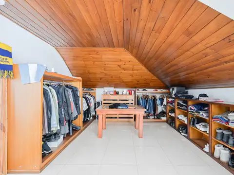 Casa 6 ambientes con 3 baños