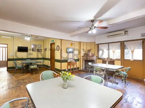 Casa 4 ambientes con 6 baños