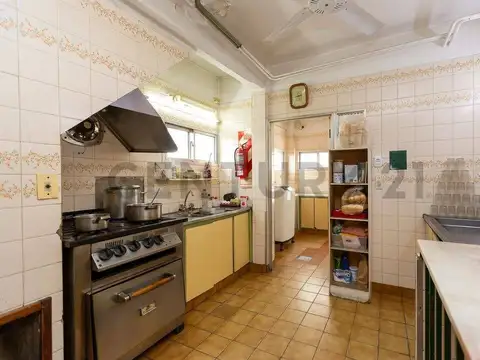 Venta policonsultorio con ascensor en Ramos Mejía - Acepta permuta