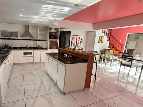 Casa en Alquiler de 4 dormitorios