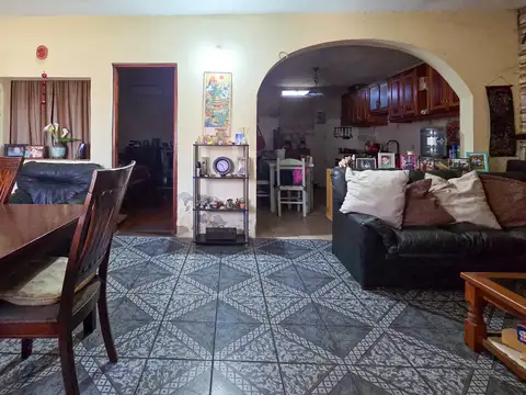 Casa en Venta con 3 cocheras