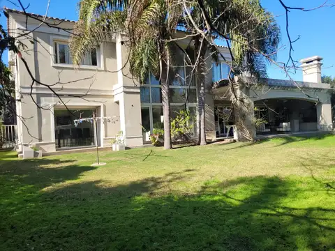 HB BIENES RAICES VENDE CASA EN SAN CARLOS