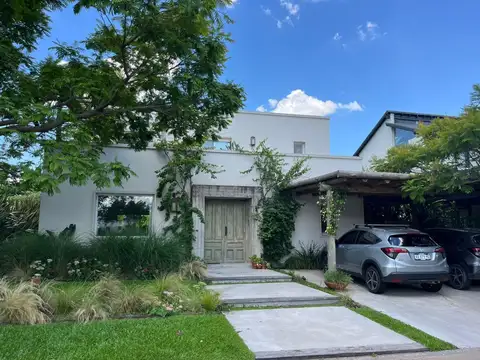 PRIMERA QUINCENA DE FEBRERO 2026 - EXCELENTE CASA EN BARRIO CERRADO - LA DAMASIA