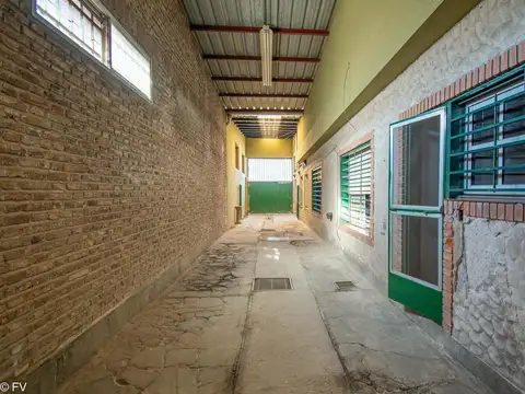 Galpon en Venta 44  mts Fondo