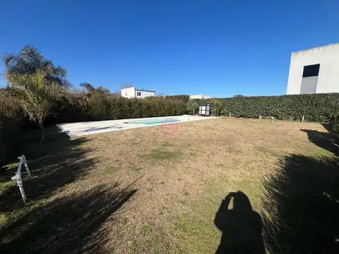 Casa en Alquiler Temporal en Pilar del Este - Santa Guadalupe, USD 5.000