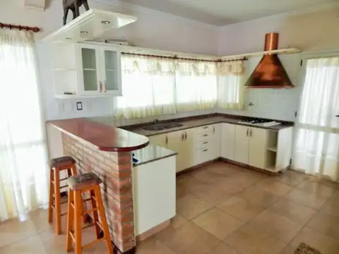 Casa en Venta con 6 cocheras