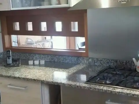 "BARRIO LOS PILARES"  CASA DE DISEÑO RACIONALISTA CON DETALLES DE CATEGORIA