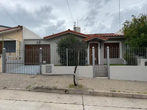 ALQUILO CASA BARRIO PASO DE LOS ANDES -2 DORMITORIOS y PATIO
