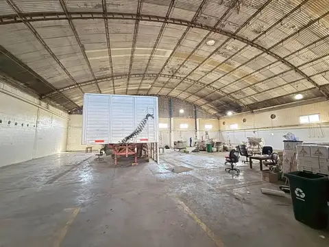 ALQUILER GALPON GARIN 850 METROS PREDIO CERRADO 