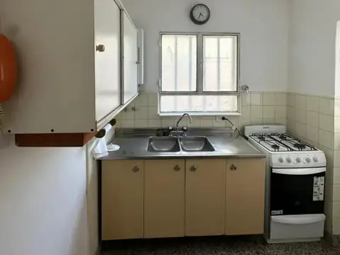 Ayacucho 1600, Piso 1