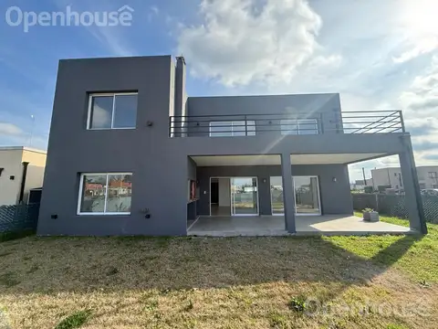 VENTA /ALQUILER CASA EN EL BARRIO  "SAN PABLO" DE 6 AMBIENTES 