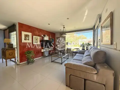 Casa 4 ambientes con 3 baños