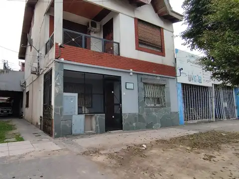 PH 4 AMBIENTES AL FRENTE PLANTA BAJA EN VENTA