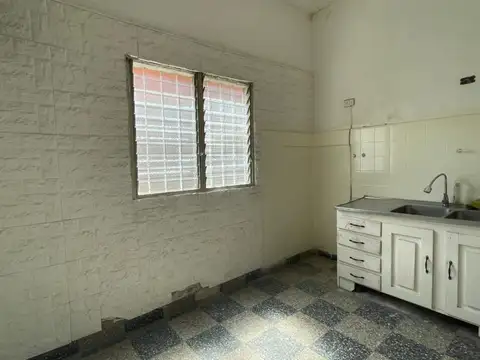 Casa 3 ambientes con 1 baño