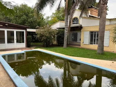 VENTA QUINTA CON PISCINA Y PARQUE EN NAVARRO