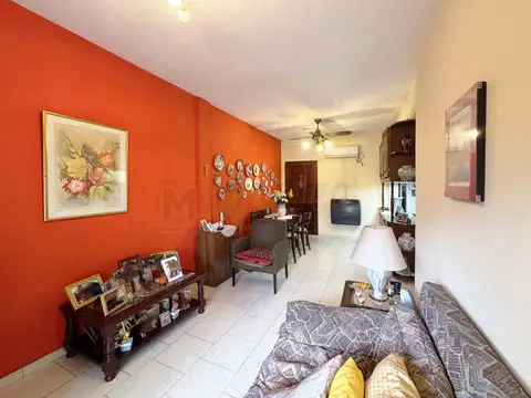DEPARTAMENTO 5 AMBIENTES CON BALCÓN (por escalera)