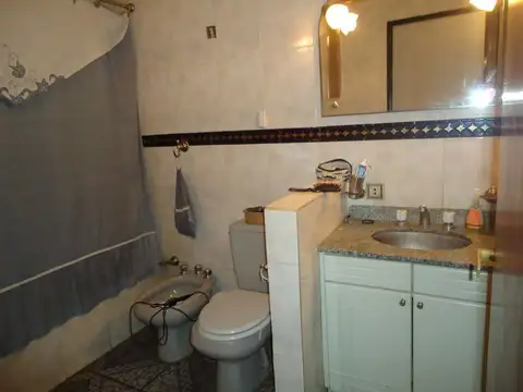 Santo Domingo nº 948 e/ Castanino y Bradley