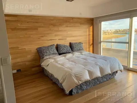 Venta casa a la laguna con tres dormitorios mas escritorio y playroom en  El Cantón, Escobar